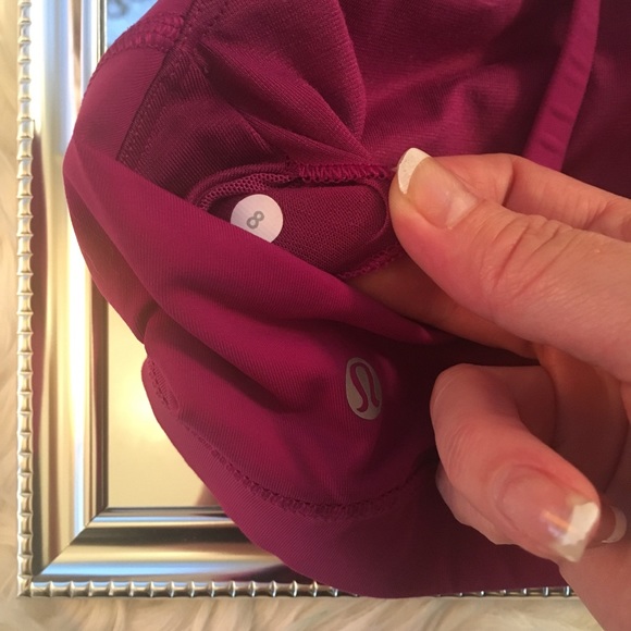 ❌SOLD❌💗💜EUC Lululemon Energy Bra - Picture 6 of 7